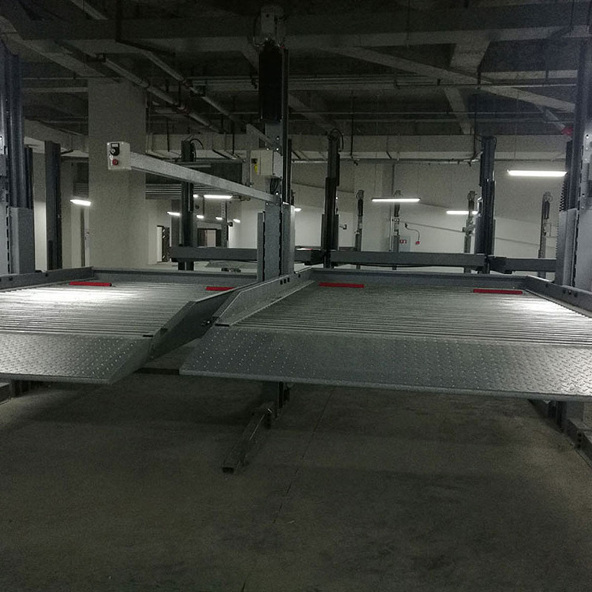 白银地下室机械立体停车设备拆除
